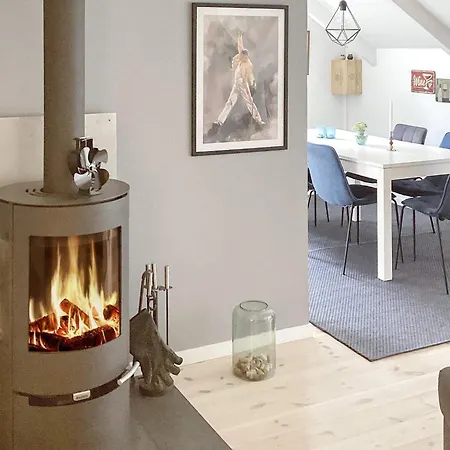 Bright With Hot Tub - By Traum Ferienhaus