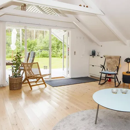 Bright With Hot Tub - By Traum