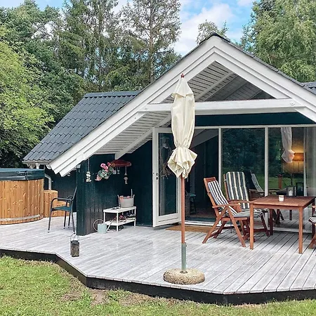 Bright With Hot Tub - By Traum Ferienhaus