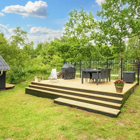 Bright With Hot Tub - By Traum *